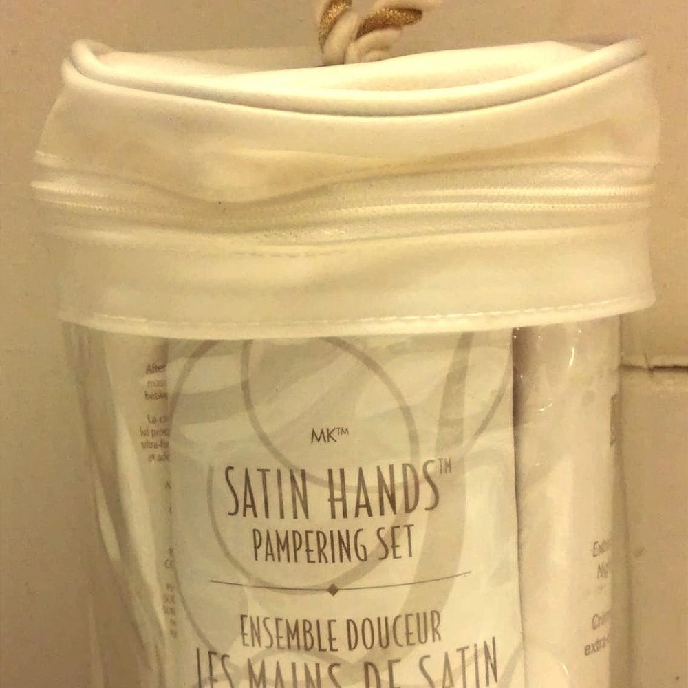 Mary Kay Satin Hands Pampering Set